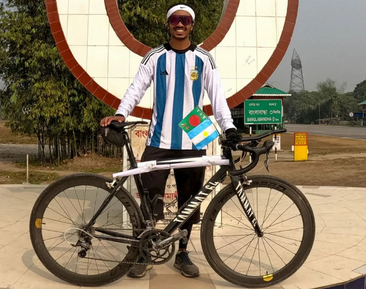 El ciclista bangladeshí fanático de Messi que, tras 9 días de correr, quiere conocerlo