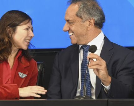 Medidas de Batakis: congelamiento de personal del Estado y suba de las Tasas de Interés