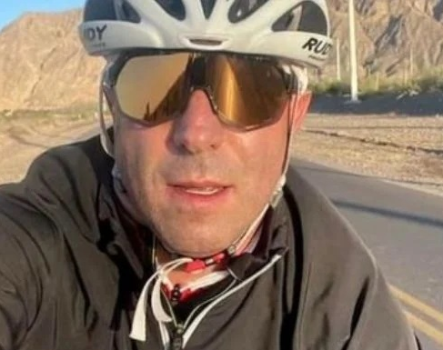 En el día de las elecciones, Uñac arrancó pedaleando la mañana