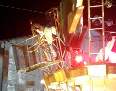 Carnaval de Gualeguaychú: Se desplomó una grúa y hay dos heridos graves