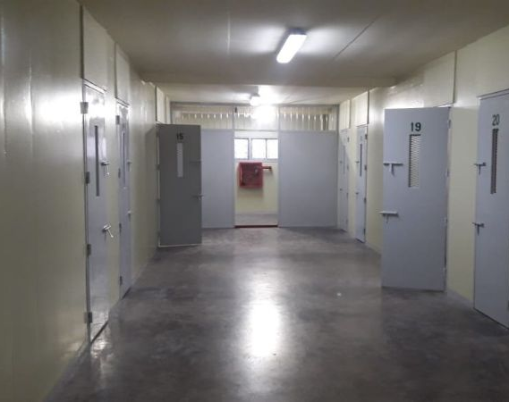 Una feroz pelea en el Penal dejó dos reos heridos en el hospital