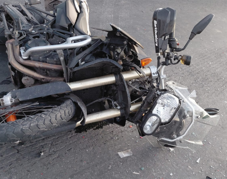 Violento choque entre auto y moto en Caucete dejó un herido