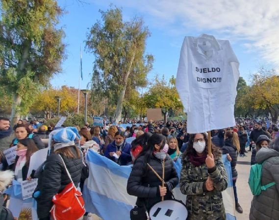 A pesar del descuento del día, docentes autoconvocados van al paro este lunes