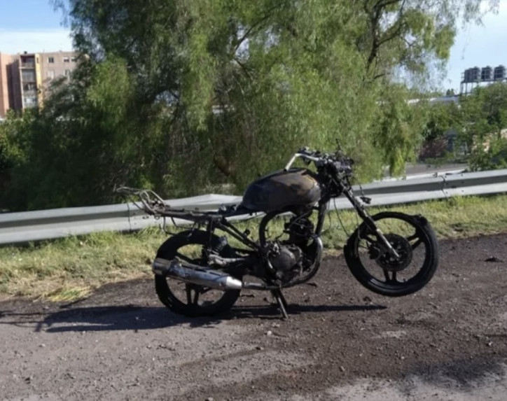 Una moto se prendió fuego en plena Circunvalación 