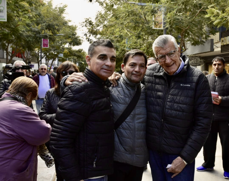 Gioja y Gramajo recorrieron la Peatonal de la Capital 