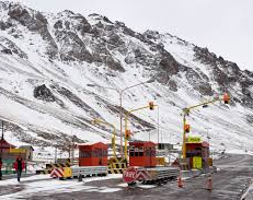 El paso a Chile por Mendoza permanece cerrado por nevadas intensas