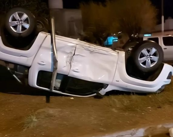 Brutal vuelco de una camioneta con dos mujeres en 9 de Julio