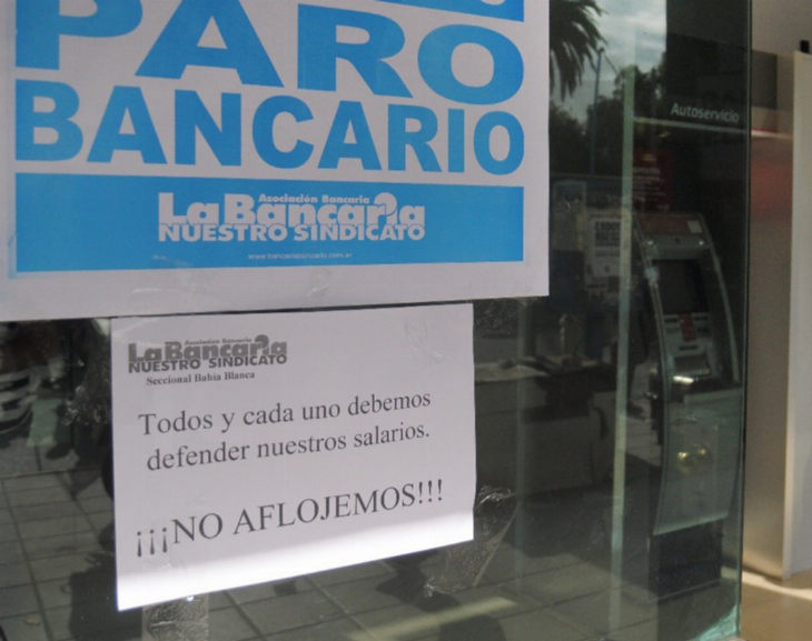 Empleados bancarios de San Juan comenzaron el paro por 24 horas