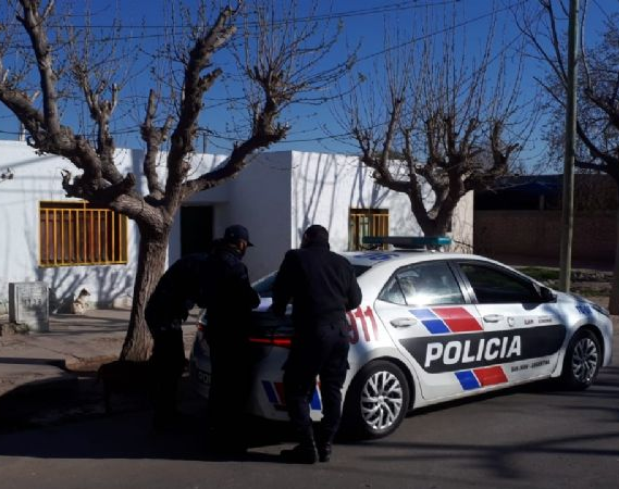 Iba a robarse una TV y justo apareció la Policía