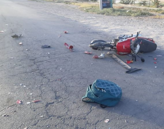 Fuerte choque entre motos dejó a un hombre herido