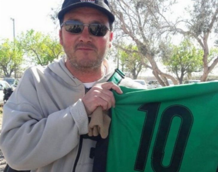 En Sargento Cabral aprueban la llegada de Alex Caniggia y ya tienen su camiseta