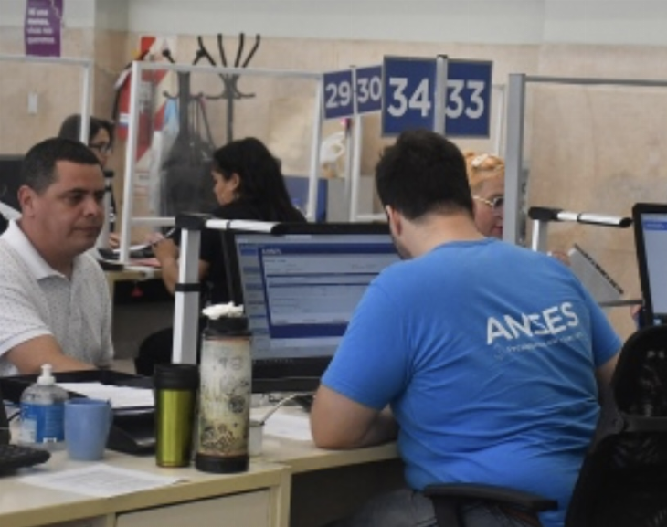 Pagarán un bono de $ 20.000 a quienes reciben prestaciones por desempleo