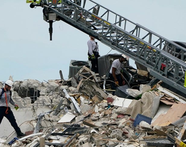 Hallan nuevos cuerpos entre los escombros del derrumbe en Miami y la cifra de muertos creció a 32