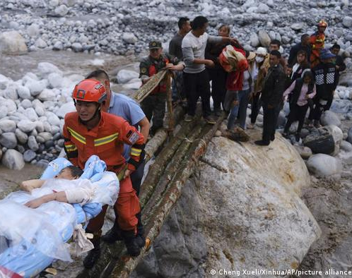  66 muertos por el terremoto en China mientras los rescatistas siguen buscando sobrevivientes