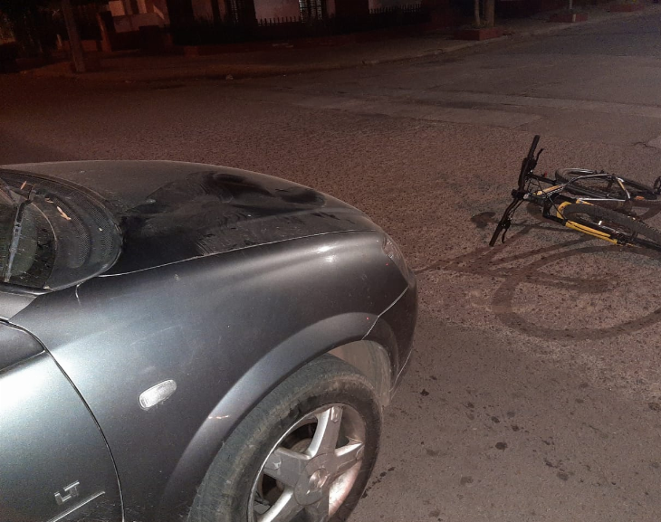 Padre e hija perdieron el control de la bicicleta y sufrieron graves heridas al caer