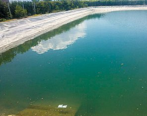 Un joven lucha por su vida luego de haber caído a un reservorio de agua  