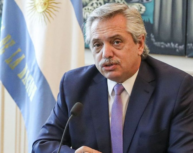 El presidente propone ampliar a 90 días la licencia por paternidad
