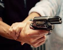 Violento robo a un carpintero