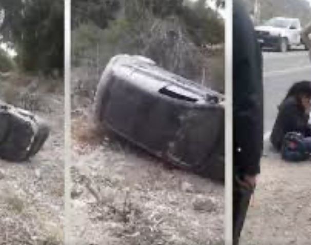 Una mujer volcó en su auto en el Jardín de los Poetas 