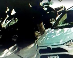 En cuestión de minutos robaron el techo de vidrio de un auto