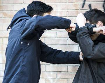 Violenta pelea en la Estación Mitre dejó a dos jovenes internados