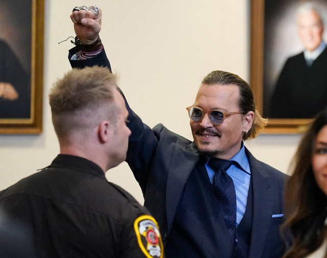 En el juicio mas escandaloso de Hollywood, ganó Johnny Depp