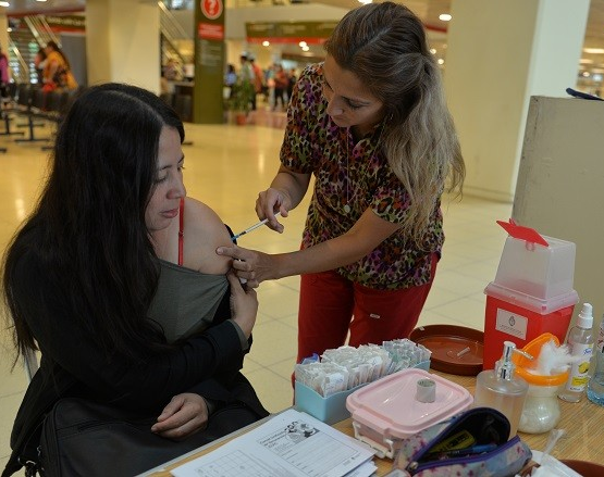 Comenzarán a vacunar contra la gripe a personas de 2 a 64 años con comorbilidades