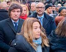 Milei fue increpado por familiares de víctimas del atentado a la AMIA