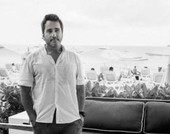 Asesinan de dos balazos a un argentino que era gerente de un club en Playa del Carmen