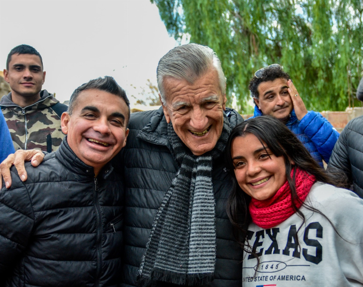 Pese al frío, Gioja y Gramajo recorrieron Albardón 