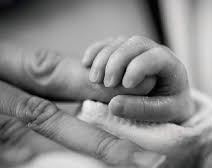 Dolor y conmoción por la muerte de una bebé de 3 meses en Rawson