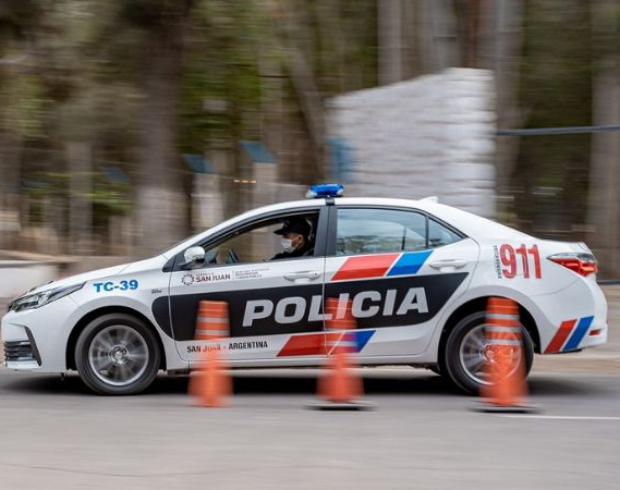 Una puerta abierta quedó abierta y se metieron a su casa