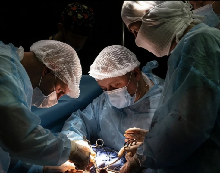 Insólito caso de mala praxis: le diagnosticaron cáncer en el riñón izquierdo y los médicos le extirparon el derecho