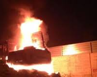 Momentos de pánico por el incendio de una retroexcavadora