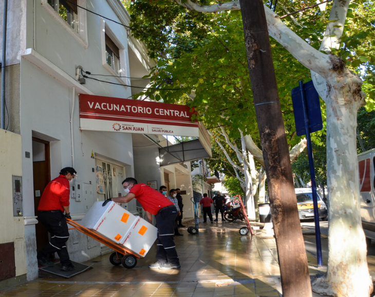 Mañana empiezan a colocar las 14.400 vacunas bivariantes del Covid