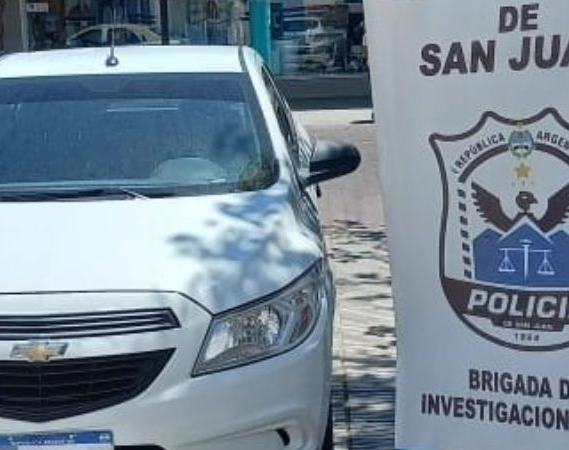 Ex sin códigos: le pidieron que guardara el auto porque y lo vendió
