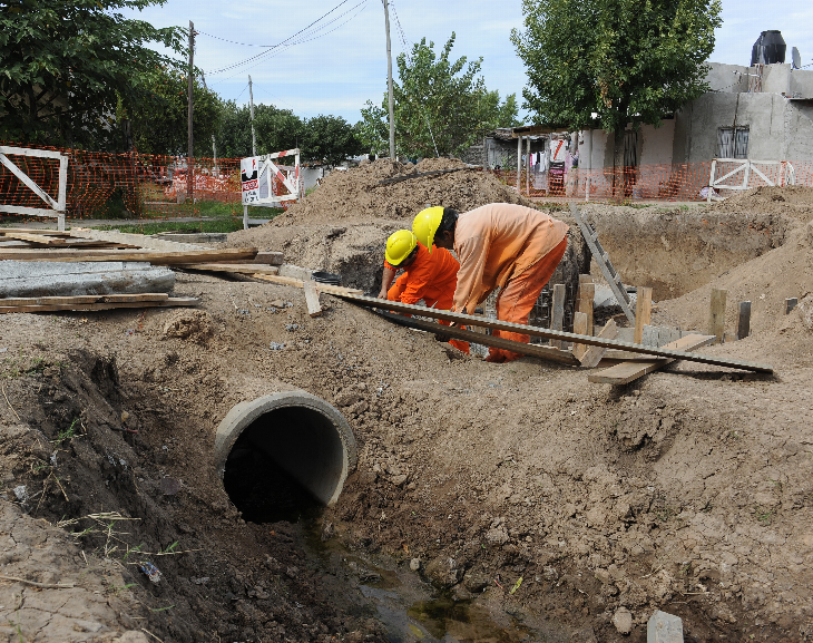Para avanzar con obra cloacal en Rivadavia, OSSE interrumpirá un tramo de avenida Central