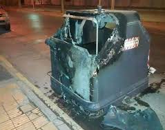 Un contenedor de Capital victima de vandalismo 