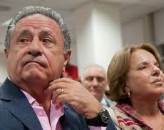 Duhalde, en contra del aborto, sostiene que no es momento de dividir a la gente