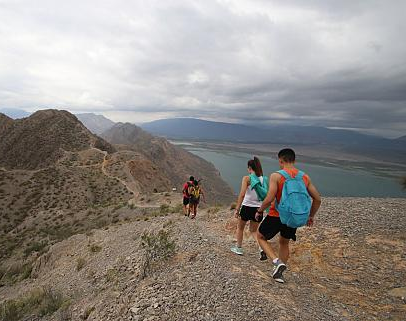 Padre e hijo debieron ser rescatados porque no podían descender luego de una caminata en Ullum