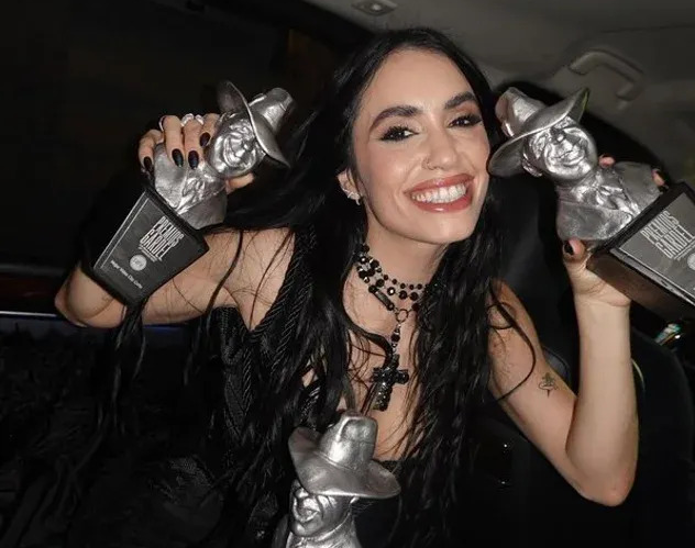 Lali arrasó en los Gardel y se convirtió en la artista más premiada