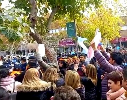 Loa autoconvocados docentes decidieron seguir de paro hasta tener una respuesta a su pedido