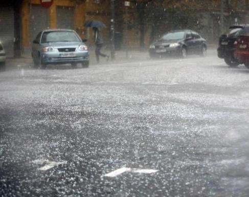 Continúa el alerta por tormentas y la máxima llegará a los 32