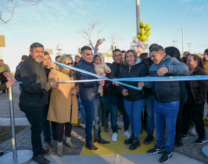 Chimbas inauguró tres nuevas plazas