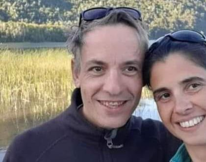 Detuvieron al matrimonio que adoptó mellizos africanos y los abandonó
