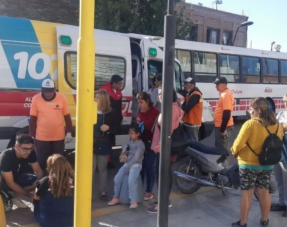 Atropellaron a una trabajadora municipal y hubo revuelo en Rawson