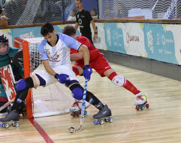 Argentina enfrenta a España en una semifinal para el infarto
