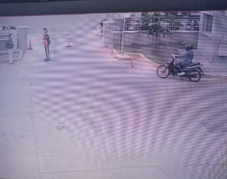 Un enfermero pide ayuda para encontrar su moto que fue robada del estacionamiento del Marcial Quiroga