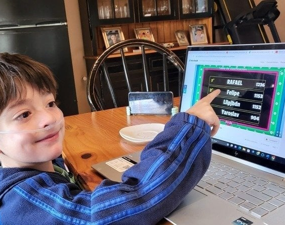 Rafael tiene 6 años y necesita un medicamento especial para poder vivir