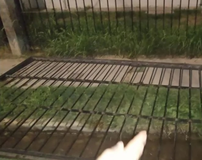 Un portón cayó encima de una nena de 6 años y quedó internada con traumatismos